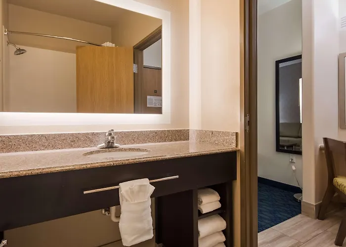 Western & Hotel 3*