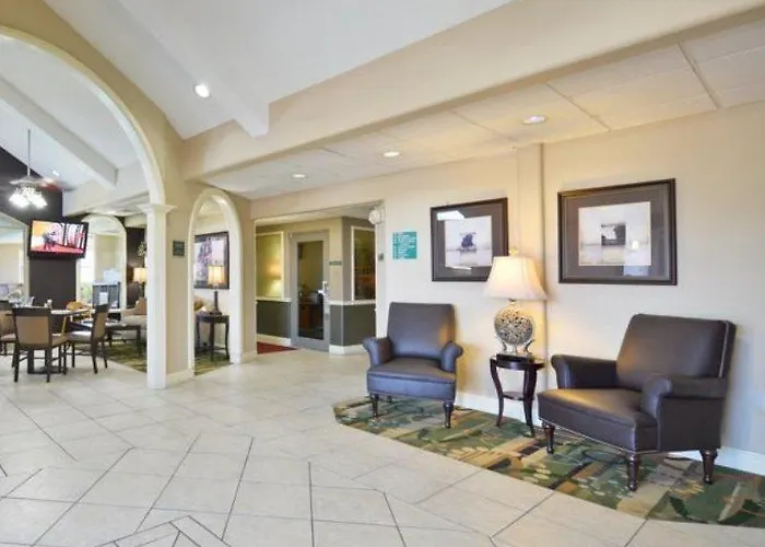 Western & Hotel 3*