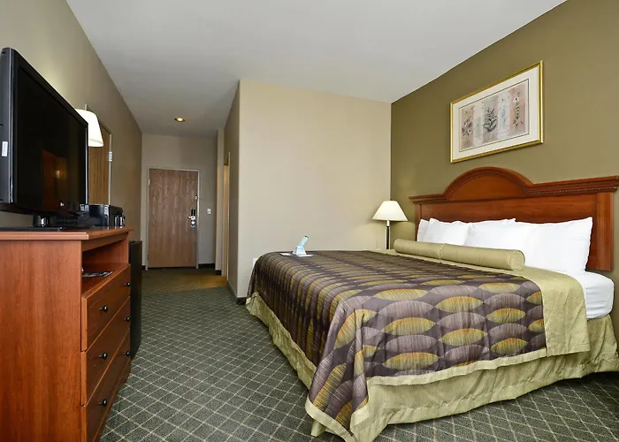 Western & Hotel 3*