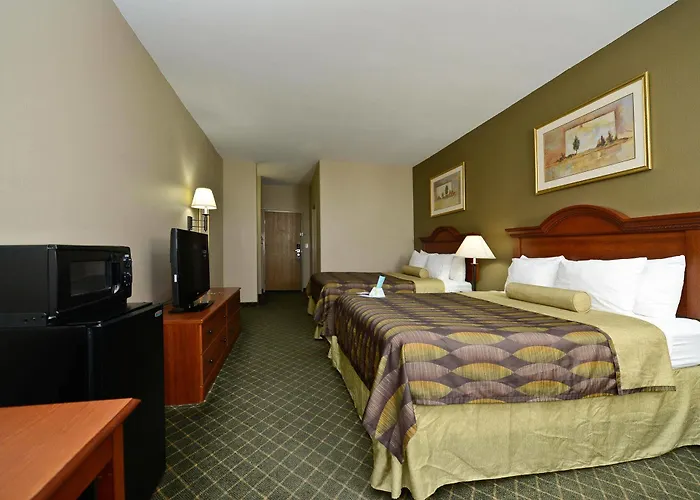 Western & Hotel 3*